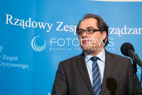  27.11.2015 WARSZAWA<br /> BRIEFING PRASOWY RZADU W SPRAWIE PORWANYCH MARYNARZY ZE STATKU U WYBRZEZY NIGERII W WARSZAWIE <br />N/Z MAREK GROBARCZYK<br /> 