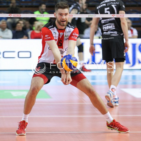  29.11.2015 RZESZOW<br />SIATKOWKA PLUSLIGA 2015/2016 MEN VOLLEYBALL POLAND POLISH PLUS LIGA LEAGUE SEASON 2015/2016<br />MECZ ASSECO RESOVIA RZESZOW - CUPRUM LUBIN<br />N/Z DAWID DRYJA SYLWETKA <br /> 