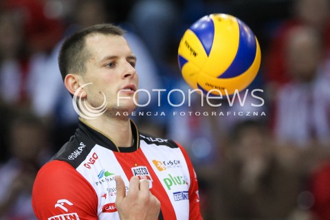  29.11.2015 RZESZOW<br />SIATKOWKA PLUSLIGA 2015/2016 MEN VOLLEYBALL POLAND POLISH PLUS LIGA LEAGUE SEASON 2015/2016<br />MECZ ASSECO RESOVIA RZESZOW - CUPRUM LUBIN<br />N/Z BARTOSZ KUREK SYLWETKA <br /> 