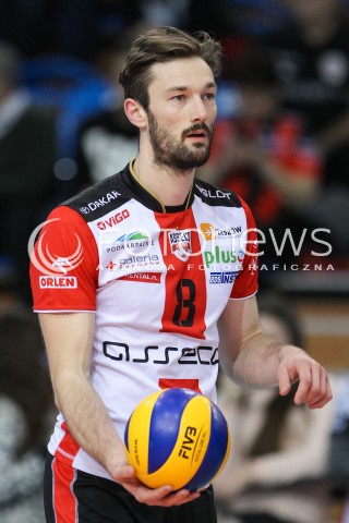  29.11.2015 RZESZOW<br />SIATKOWKA PLUSLIGA 2015/2016 MEN VOLLEYBALL POLAND POLISH PLUS LIGA LEAGUE SEASON 2015/2016<br />MECZ ASSECO RESOVIA RZESZOW - CUPRUM LUBIN<br />N/Z JULIEN LYNEEL SYLWETKA <br /> 