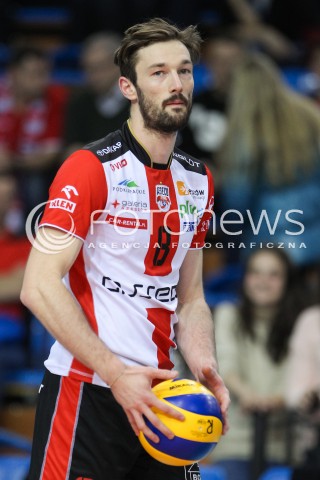  29.11.2015 RZESZOW<br />SIATKOWKA PLUSLIGA 2015/2016 MEN VOLLEYBALL POLAND POLISH PLUS LIGA LEAGUE SEASON 2015/2016<br />MECZ ASSECO RESOVIA RZESZOW - CUPRUM LUBIN<br />N/Z JULIEN LYNEEL SYLWETKA <br /> 