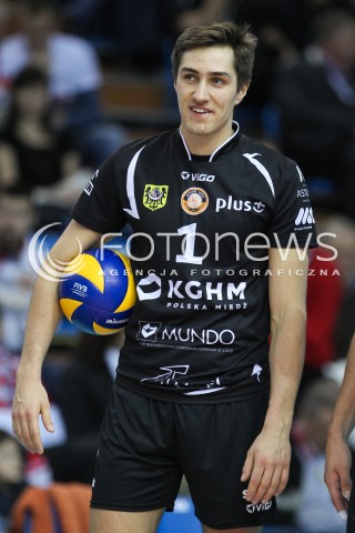  29.11.2015 RZESZOW<br />SIATKOWKA PLUSLIGA 2015/2016 MEN VOLLEYBALL POLAND POLISH PLUS LIGA LEAGUE SEASON 2015/2016<br />MECZ ASSECO RESOVIA RZESZOW - CUPRUM LUBIN<br />N/Z MATEUSZ MALINOWSKI SYLWETKA <br /> 