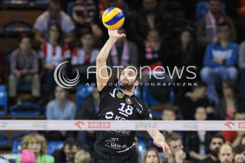  29.11.2015 RZESZOW<br />SIATKOWKA PLUSLIGA 2015/2016 MEN VOLLEYBALL POLAND POLISH PLUS LIGA LEAGUE SEASON 2015/2016<br />MECZ ASSECO RESOVIA RZESZOW - CUPRUM LUBIN<br />N/Z GRZEGORZ LOMACZ SYLWETKA <br /> 