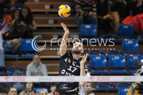  29.11.2015 RZESZOW<br />SIATKOWKA PLUSLIGA 2015/2016 MEN VOLLEYBALL POLAND POLISH PLUS LIGA LEAGUE SEASON 2015/2016<br />MECZ ASSECO RESOVIA RZESZOW - CUPRUM LUBIN<br />N/Z MARCIN MOZDZONEK SYLWETKA <br /> 