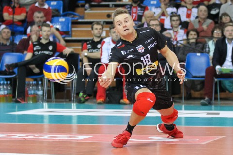  29.11.2015 RZESZOW<br />SIATKOWKA PLUSLIGA 2015/2016 MEN VOLLEYBALL POLAND POLISH PLUS LIGA LEAGUE SEASON 2015/2016<br />MECZ ASSECO RESOVIA RZESZOW - CUPRUM LUBIN<br />N/Z DAMIAN WOJTASZEK SYLWETKA <br /> 