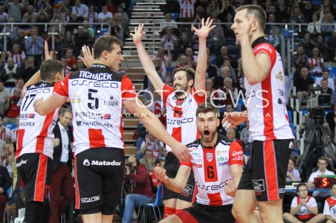  29.11.2015 RZESZOW<br />SIATKOWKA PLUSLIGA 2015/2016 MEN VOLLEYBALL POLAND POLISH PLUS LIGA LEAGUE SEASON 2015/2016<br />MECZ ASSECO RESOVIA RZESZOW - CUPRUM LUBIN<br />N/Z JULIEN LYNEEL BARTOSZ KUREK DAWID DRYJA RADOSC EMOCJE <br /> 