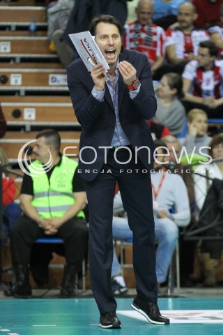  29.11.2015 RZESZOW<br />SIATKOWKA PLUSLIGA 2015/2016 MEN VOLLEYBALL POLAND POLISH PLUS LIGA LEAGUE SEASON 2015/2016<br />MECZ ASSECO RESOVIA RZESZOW - CUPRUM LUBIN<br />N/Z GHEORGHE GIANNI CRETU - I TRENER ( HEAD COACH ) SYLWETKA ZLOSC EMOCJE<br /> 