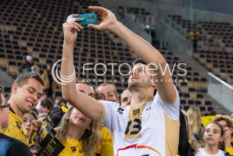  01.12.2015 LODZ POLAND<br />
SIATKOWKA LIGA MISTRZOW MEN CEV VOLLEYBALL CHAMPIONS LEAGUE 2015/2016<br />
MATCH PGE SKRA BELCHATOW - KNACK ROESELARE<br />
N/Z MICHAL WINIARSKI SELFIE<br />
 