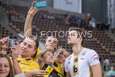  01.12.2015 LODZ POLAND<br />
SIATKOWKA LIGA MISTRZOW MEN CEV VOLLEYBALL CHAMPIONS LEAGUE 2015/2016<br />
MATCH PGE SKRA BELCHATOW - KNACK ROESELARE<br />
N/Z KAROL KLOS SELFIE<br />
 