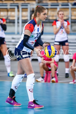  02.12.2015 LODZ SIATKOWKA ORLEN LIGA SEZON 2015/2016 VOLLEYBALL POLISH SEASON <br />
BEEF MASTER BUDOWLANI LODZ - IMPEL WROCLAW<br />
N/Z MARTYNA GRAJBER SYLWETKA<br />
 