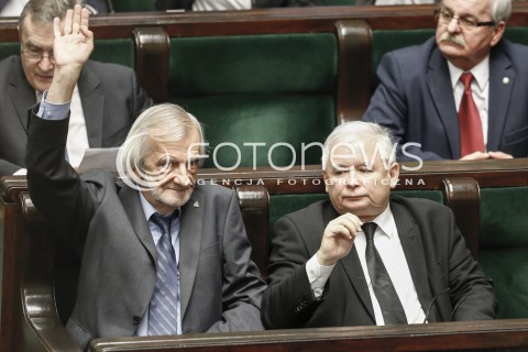  02.12.2015 WARSZAWA SEJM<br />TRZECIE POSIEDZENIE SEJMU VIII KADENCJI<br />N/Z JAROSLAW KACZYNSKI RYSZARD TERLECKI<br /> 
