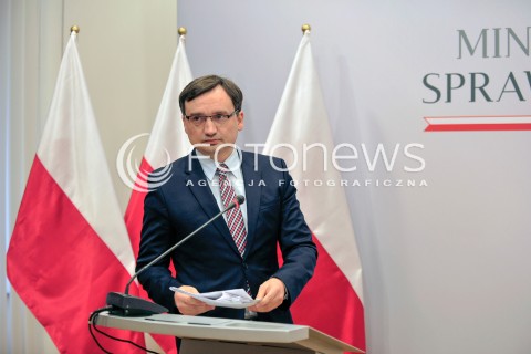  02.12.2015 WARSZAWA<br />KONFERENCJA RPASOWA MINISTRA SPRAWIEDLIWOSCI DOTYCZACA TRYBUNALU KONSTYTUCYJNEGO<br />N/Z MINISTER SPRAWIEDLIWOSCI ZBIGNIEW ZIOBRO <br /> 