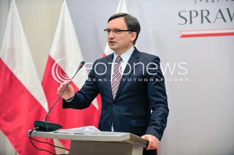  02.12.2015 WARSZAWA<br />KONFERENCJA RPASOWA MINISTRA SPRAWIEDLIWOSCI DOTYCZACA TRYBUNALU KONSTYTUCYJNEGO<br />N/Z MINISTER SPRAWIEDLIWOSCI ZBIGNIEW ZIOBRO <br /> 