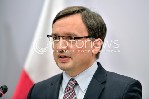  02.12.2015 WARSZAWA<br />KONFERENCJA RPASOWA MINISTRA SPRAWIEDLIWOSCI DOTYCZACA TRYBUNALU KONSTYTUCYJNEGO<br />N/Z MINISTER SPRAWIEDLIWOSCI ZBIGNIEW ZIOBRO <br /> 