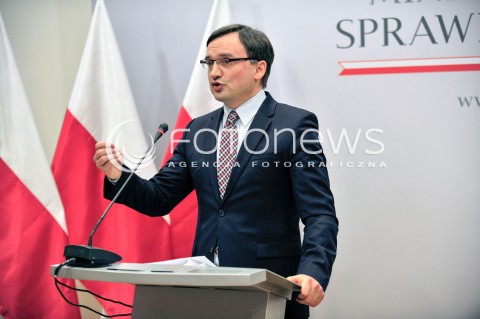  02.12.2015 WARSZAWA<br />KONFERENCJA RPASOWA MINISTRA SPRAWIEDLIWOSCI DOTYCZACA TRYBUNALU KONSTYTUCYJNEGO<br />N/Z MINISTER SPRAWIEDLIWOSCI ZBIGNIEW ZIOBRO <br /> 