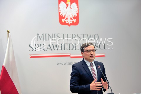  02.12.2015 WARSZAWA<br />KONFERENCJA RPASOWA MINISTRA SPRAWIEDLIWOSCI DOTYCZACA TRYBUNALU KONSTYTUCYJNEGO<br />N/Z MINISTER SPRAWIEDLIWOSCI ZBIGNIEW ZIOBRO <br /> 