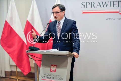  02.12.2015 WARSZAWA<br />KONFERENCJA RPASOWA MINISTRA SPRAWIEDLIWOSCI DOTYCZACA TRYBUNALU KONSTYTUCYJNEGO<br />N/Z MINISTER SPRAWIEDLIWOSCI ZBIGNIEW ZIOBRO <br /> 