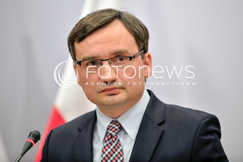  02.12.2015 WARSZAWA<br />KONFERENCJA RPASOWA MINISTRA SPRAWIEDLIWOSCI DOTYCZACA TRYBUNALU KONSTYTUCYJNEGO<br />N/Z MINISTER SPRAWIEDLIWOSCI ZBIGNIEW ZIOBRO <br /> 