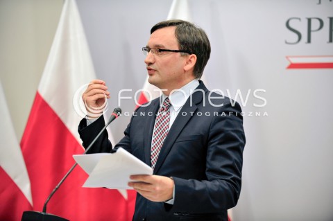  02.12.2015 WARSZAWA<br />KONFERENCJA RPASOWA MINISTRA SPRAWIEDLIWOSCI DOTYCZACA TRYBUNALU KONSTYTUCYJNEGO<br />N/Z MINISTER SPRAWIEDLIWOSCI ZBIGNIEW ZIOBRO <br /> 