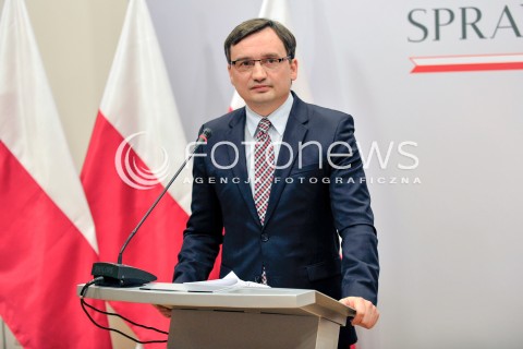 02.12.2015 WARSZAWA<br />KONFERENCJA RPASOWA MINISTRA SPRAWIEDLIWOSCI DOTYCZACA TRYBUNALU KONSTYTUCYJNEGO<br />N/Z MINISTER SPRAWIEDLIWOSCI ZBIGNIEW ZIOBRO <br /> 