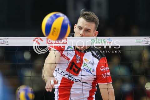  05.12.2015 RZESZOW<br />
SIATKOWKA PLUSLIGA 2015/2016 MEN VOLLEYBALL POLAND POLISH PLUS LIGA LEAGUE SEASON 2015/2016<br />
MECZ ASSECO RESOVIA RZESZOW - AZS POLITECHNIKA WARSZAWSKA<br />
N/Z RUSSELL HOLMES SYLWETKA ATAK<br />
 