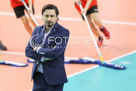  05.12.2015 RZESZOW<br />
SIATKOWKA PLUSLIGA 2015/2016 MEN VOLLEYBALL POLAND POLISH PLUS LIGA LEAGUE SEASON 2015/2016<br />
MECZ ASSECO RESOVIA RZESZOW - AZS POLITECHNIKA WARSZAWSKA<br />
N/Z JAKUB BEDNARUK - I TRENER ( HEAD COACH ) SYLWETKA <br />
 
