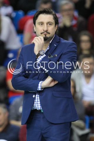  05.12.2015 RZESZOW<br />SIATKOWKA PLUSLIGA 2015/2016 MEN VOLLEYBALL POLAND POLISH PLUS LIGA LEAGUE SEASON 2015/2016<br />MECZ ASSECO RESOVIA RZESZOW - AZS POLITECHNIKA WARSZAWSKA<br />N/Z JAKUB BEDNARUK - I TRENER ( HEAD COACH ) SYLWETKA <br /> 