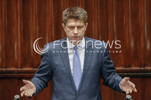  09.12.2015 WARSZAWA SEJM<br />CZWARTE POSIEDZENIE SEJMU VIII KADENCJI<br />N/Z RYSZARD PETRU<br /> 