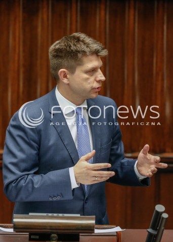  09.12.2015 WARSZAWA SEJM<br />CZWARTE POSIEDZENIE SEJMU VIII KADENCJI<br />N/Z RYSZARD PETRU<br /> 