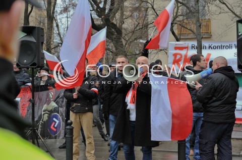  12.12.2015 WARSZAWA<br />MANIFESTACJA W OBRONIE TRYBYNALU KONSTYTUCYJNEGO<br />N/Z MARIAN KOWALSKI NARODOWCY<br /> 