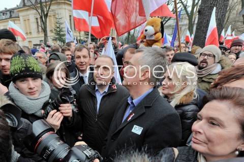  12.12.2015 WARSZAWA<br />MANIFESTACJA W OBRONIE TRYBYNALU KONSTYTUCYJNEGO<br />N/Z GRZEGORZ SCHETYNA TOMASZ SIEMONIAK ANDRZEJ HALICKI <br /> 