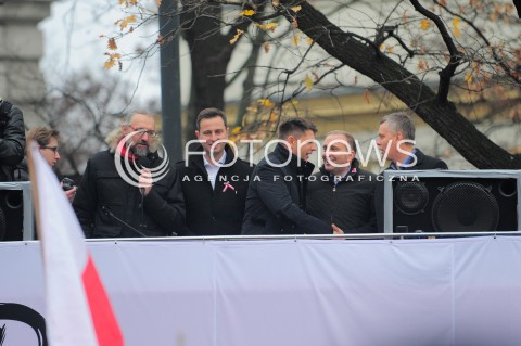  12.12.2015 WARSZAWA<br />MANIFESTACJA W OBRONIE TRYBYNALU KONSTYTUCYJNEGO<br />N/Z WLADYSLAW KOSINIAK KAMYSZ RYSZARD PETRU GRZEGORZ SCHETYNA TOMASZ SIEMONIAK<br /> 