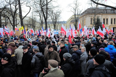 Manifestacja w obronie Trybunału Konstytucyjnego w Warszawie