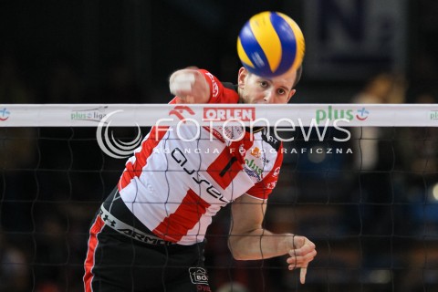  12.12.2015 RZESZOW<br />SIATKOWKA PLUSLIGA 2015/2016 MEN VOLLEYBALL POLAND POLISH PLUS LIGA LEAGUE SEASON 2015/2016<br />MECZ ASSECO RESOVIA RZESZOW - INDYKPOL AZS OLSZTYN<br />N/Z BARTOSZ KUREK SYLWETKA ATAK<br /> 