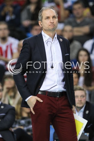  12.12.2015 RZESZOW<br />SIATKOWKA PLUSLIGA 2015/2016 MEN VOLLEYBALL POLAND POLISH PLUS LIGA LEAGUE SEASON 2015/2016<br />MECZ ASSECO RESOVIA RZESZOW - INDYKPOL AZS OLSZTYN<br />N/Z ANDRZEJ KOWAL - I TRENER ( HEAD COACH ) SYLWETKA <br /> 