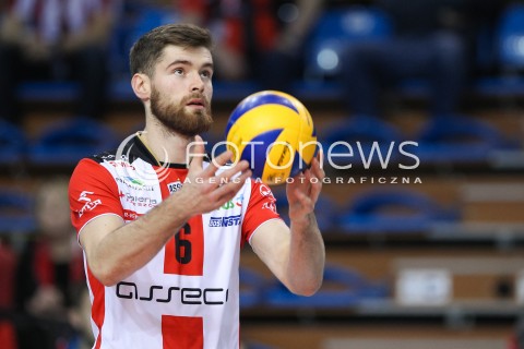  12.12.2015 RZESZOW<br />SIATKOWKA PLUSLIGA 2015/2016 MEN VOLLEYBALL POLAND POLISH PLUS LIGA LEAGUE SEASON 2015/2016<br />MECZ ASSECO RESOVIA RZESZOW - INDYKPOL AZS OLSZTYN<br />N/Z DAWID DRYJA SYLWETKA <br /> 