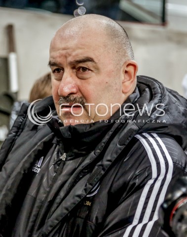  13.12.2015 WARSZAWA PILKA NOZNA <br />FOOTBALL EKSTRAKLASA STADION LEGII<br />MECZ LEGIA WARSZAWA - PIAST GLIWICE<br />N/Z TRENER LEGII STANISLAW CZERCZESOW<br /> 