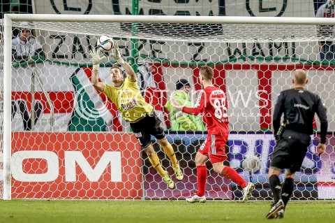  13.12.2015 WARSZAWA PILKA NOZNA <br />FOOTBALL EKSTRAKLASA STADION LEGII<br />MECZ LEGIA WARSZAWA - PIAST GLIWICE<br />N/Z JAKUB SZMATULA ATAK STRZAL LEGII NA BRAMKE PIASTA GLIWICE<br /> 