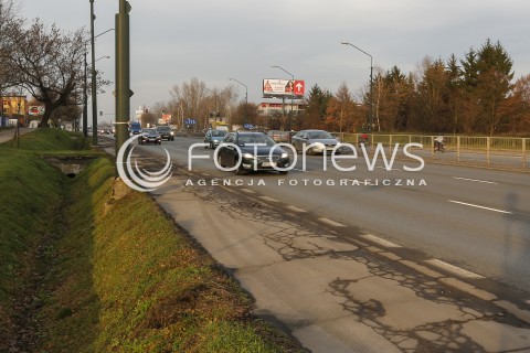  14.12.2015 WARSZAWA <br />ZDJECIE ILUSTRACYJNE<br />N/Z ULICA PULAWSKA POLUDNIOWY WYJAZD Z WARSZAWY W STRONE PIASECZNA<br /> 