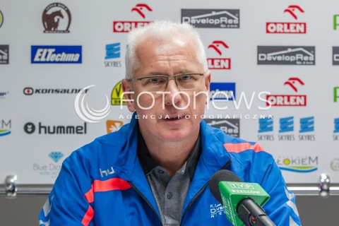  16.12.2015 RZESZOW SIATKOWKA <br />PREZENTACJA NOWEGO TRENERA DEVELOPRES SKYRES RZESZOW<br />N/Z JACEK SKROK <br /> 