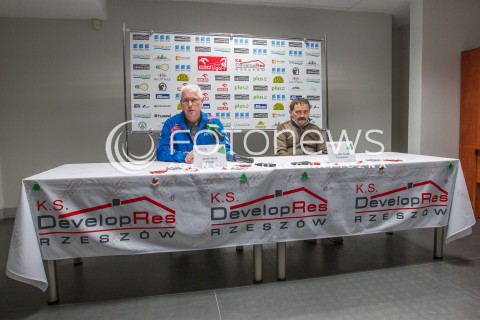  16.12.2015 RZESZOW SIATKOWKA <br />PREZENTACJA NOWEGO TRENERA DEVELOPRES SKYRES RZESZOW<br />N/Z JACEK SKROK WIESLAW KOZIEL<br /> 