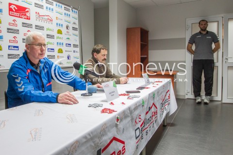 16.12.2015 RZESZOW SIATKOWKA <br />PREZENTACJA NOWEGO TRENERA DEVELOPRES SKYRES RZESZOW<br />N/Z JACEK SKROK (L) WIESLAW KOZIEL (C) STANISLAW PIECZONKA (P)<br /> 