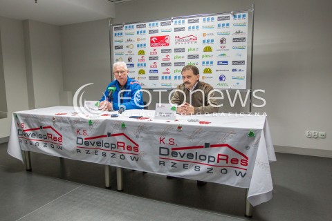  16.12.2015 RZESZOW SIATKOWKA <br />PREZENTACJA NOWEGO TRENERA DEVELOPRES SKYRES RZESZOW<br />N/Z JACEK SKROK WIESLAW KOZIEL<br /> 