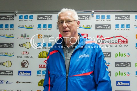  16.12.2015 RZESZOW SIATKOWKA <br />PREZENTACJA NOWEGO TRENERA DEVELOPRES SKYRES RZESZOW<br />N/Z JACEK SKROK<br /> 