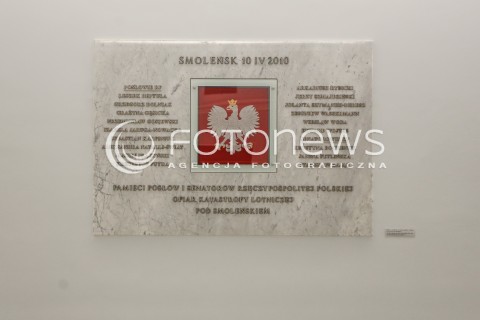  21.12.2015 WARSZAWA SEJM<br />SZOSTE POSIEDZENIE SEJMU VIII KADENCJI<br />N/Z TABLICA SMOLENSK<br /> 