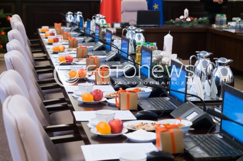  21.12.2015 WARSZAWA<br /> POSIEDZENIE RADY MINISTROW<br /> N/Z  SWIATECZNE DEKORACJE PODCZAS POSIEDZENIE RADY MINISTROW <br /> 