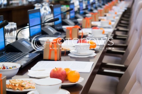  21.12.2015 WARSZAWA<br /> POSIEDZENIE RADY MINISTROW<br /> N/Z  SWIATECZNE DEKORACJE PODCZAS POSIEDZENIE RADY MINISTROW <br /> 