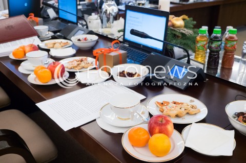  21.12.2015 WARSZAWA<br /> POSIEDZENIE RADY MINISTROW<br /> N/Z  SWIATECZNE DEKORACJE PODCZAS POSIEDZENIE RADY MINISTROW <br /> 