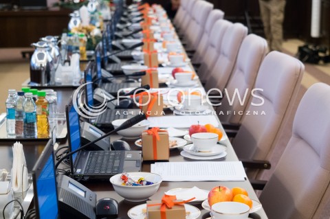  21.12.2015 WARSZAWA<br /> POSIEDZENIE RADY MINISTROW<br /> N/Z  SWIATECZNE DEKORACJE PODCZAS POSIEDZENIE RADY MINISTROW <br /> 