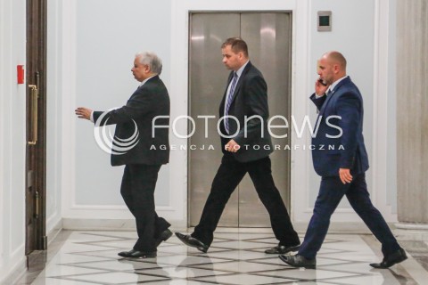  29.12.2015 WARSZAWA SEJM<br />POSIEDZENIE SEJMU VIII KADENCJI<br />N/Z JAROSLAW KACZYNSKI OCHRONIARZE BOR OCHRONA<br /> 